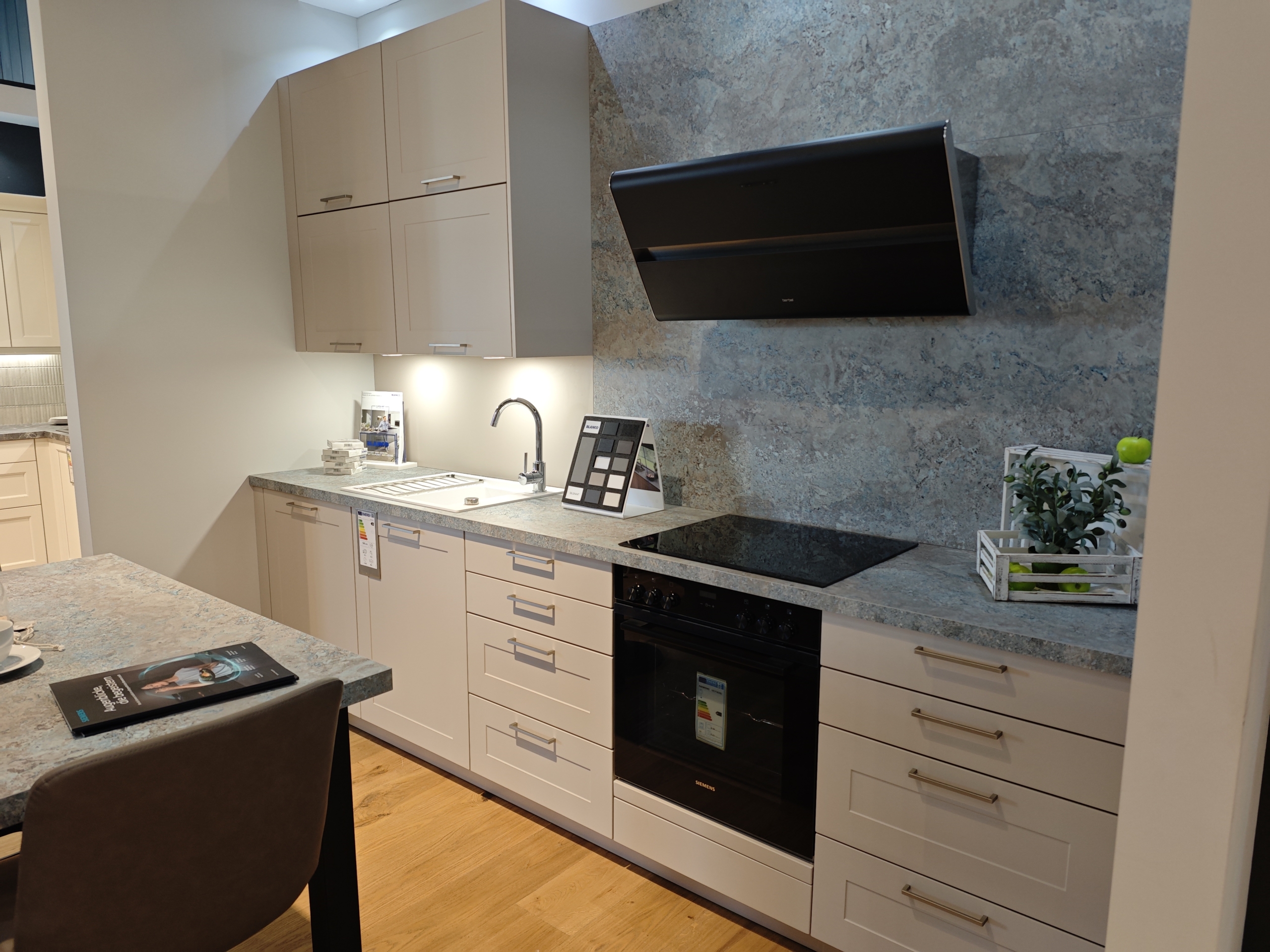 Einbauküche Roma -kaschmir-