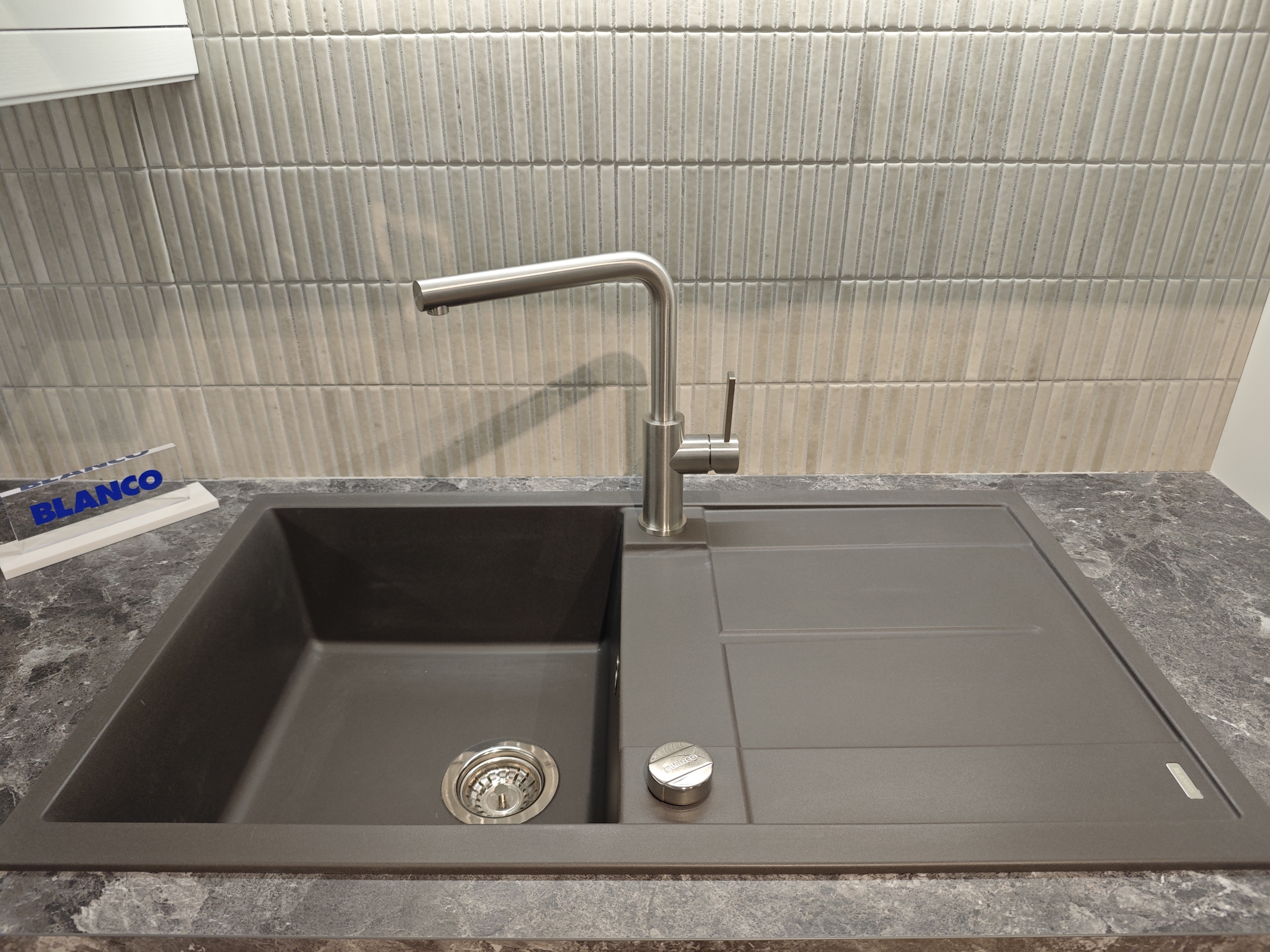 Bristol -Esche weiß- Spüle Blanco 518871 Metra 5S, Mischbatterie Blanco 523122 Lanora